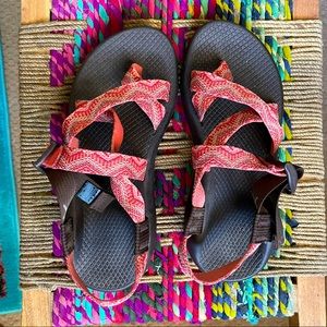 Chaco coral/pink hiking sandals 6.5 W